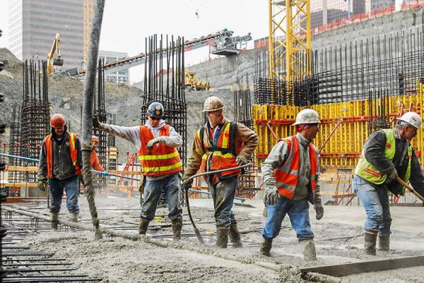 The-Top-Skills-and-Qualities-Employers-Look-for-in-Construction-Workers